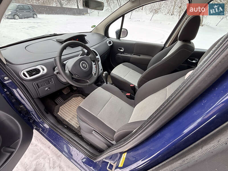 Хэтчбек Renault Modus 2009 в Надворной