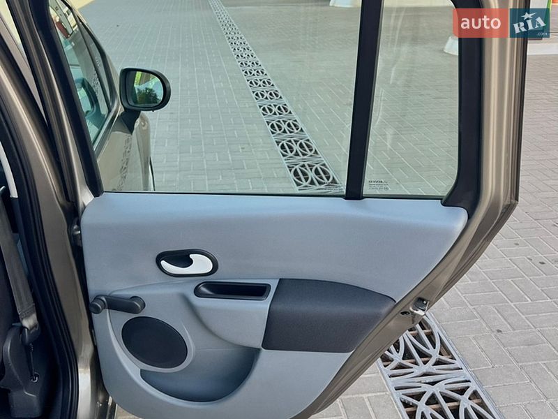 Хэтчбек Renault Modus 2012 в Житомире