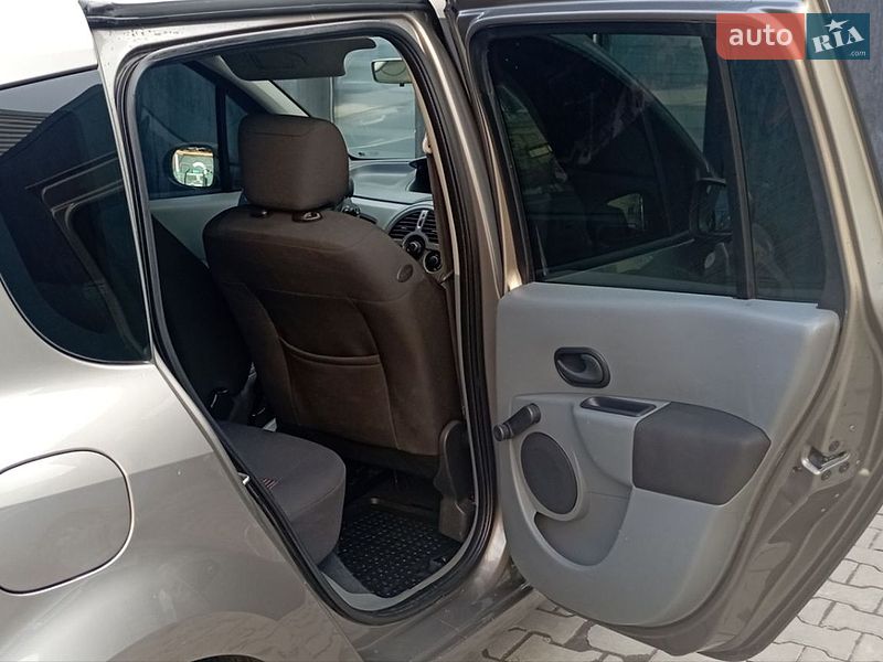 Хетчбек Renault Modus 2008 в Чернівцях