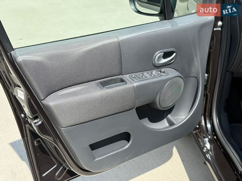 Хэтчбек Renault Modus 2011 в Луцке