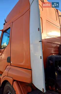 Тягач Renault Premium 1999 в 