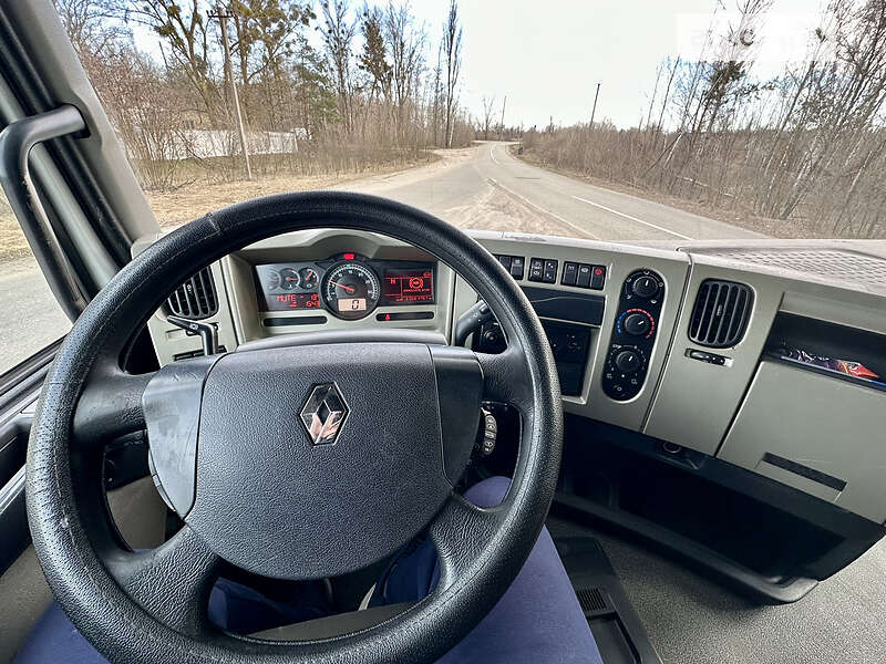 Тягач Renault Premium 2010 в Иванкове