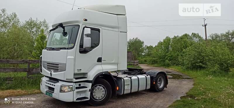 Тягач Renault Premium 2011 в 