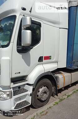 Тягач Renault Premium 2011 в Львове