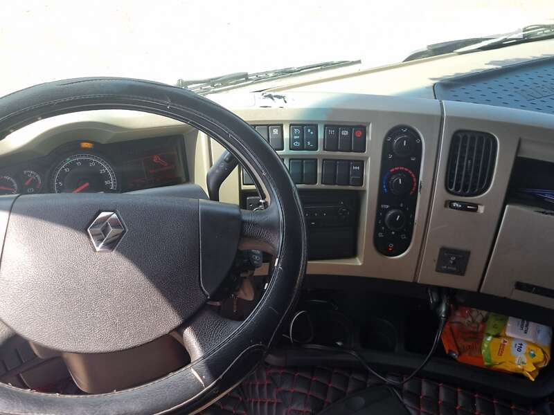 Тягач Renault Premium 2012 в Татарбунарах