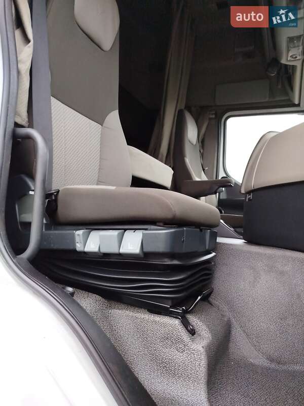 Тягач Renault Premium 2012 в Луцке