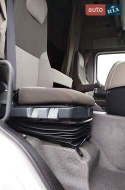 Тягач Renault Premium 2012 в 