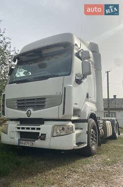 Тягач Renault Premium 2011 в Помошной