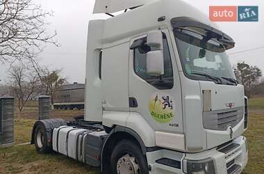 Тягач Renault Premium 2011 в 