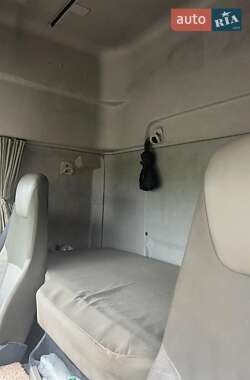Тягач Renault Premium 2012 в 