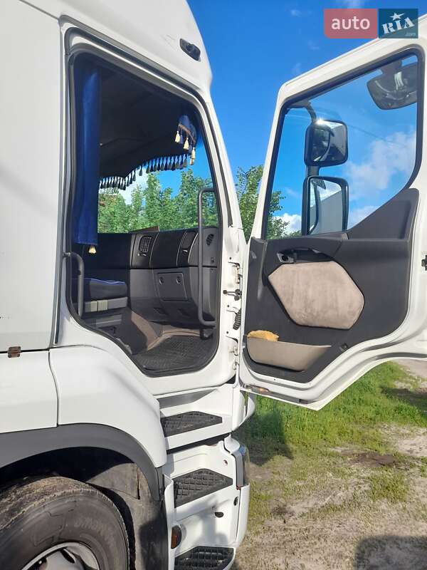 Тягач Renault Premium 2006 в Киеве