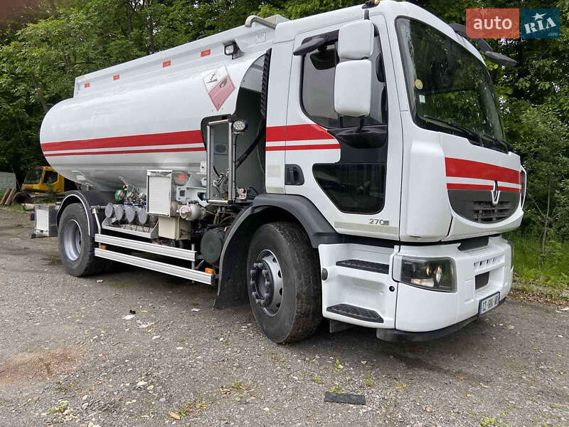 Цистерна Renault Premium 2013 в Тернополі
