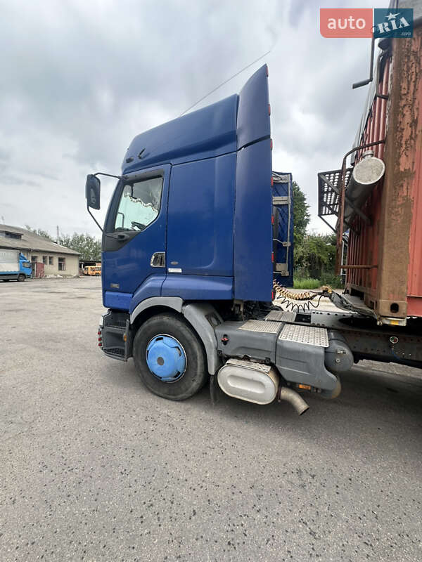 Тягач Renault Premium 2005 в Умани