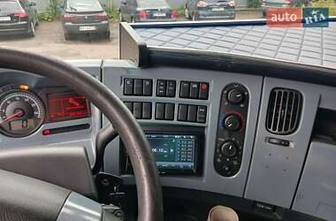 Тягач Renault Premium 2009 в 