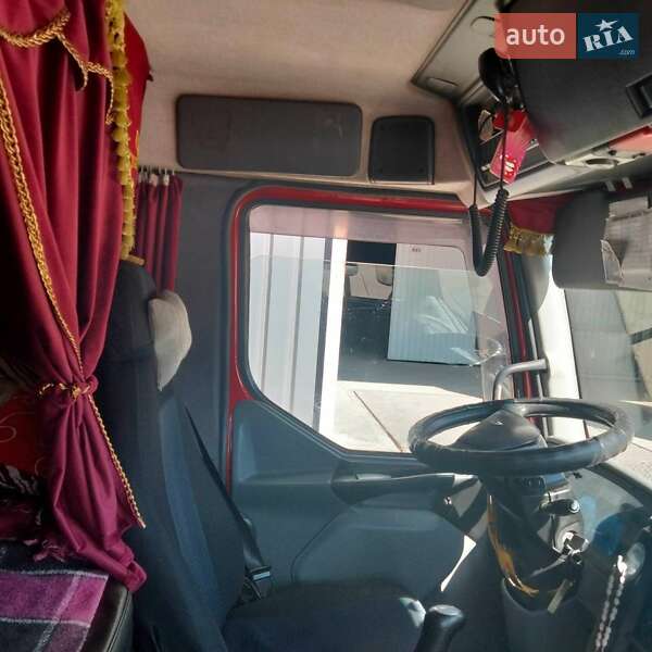 Грузовой фургон Renault Premium 2006 в Львове