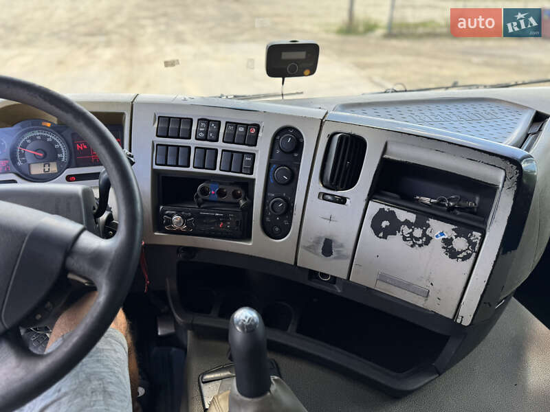 Тягач Renault Premium 2008 в Долине
