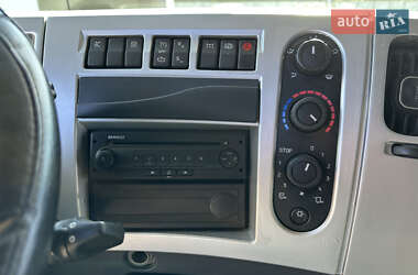 Тягач Renault Premium 2011 в 