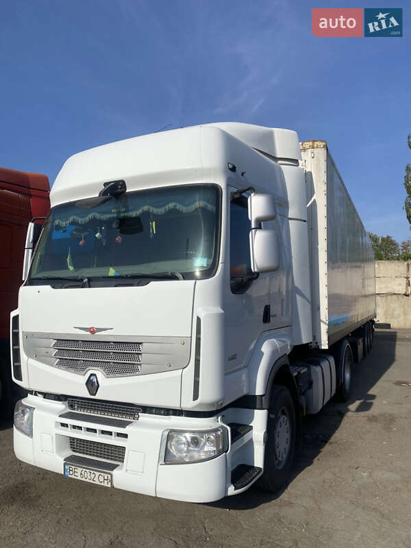 Тягач Renault Premium 2011 в 