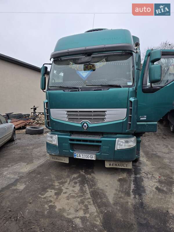 Контейнеровоз Renault Premium 2011 в Жашківу