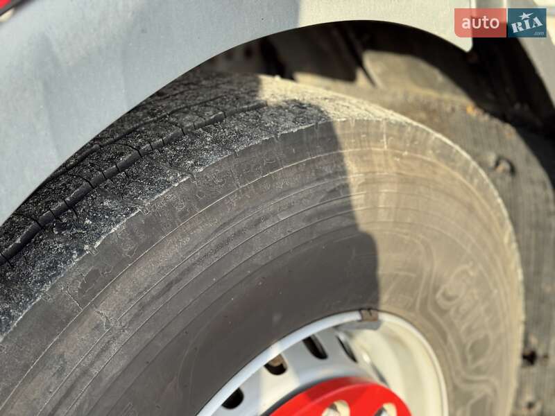 Тягач Renault Premium 2006 в Сарнах