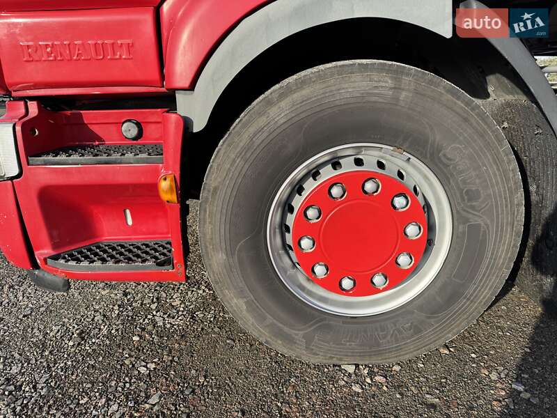 Тягач Renault Premium 2006 в Сарнах