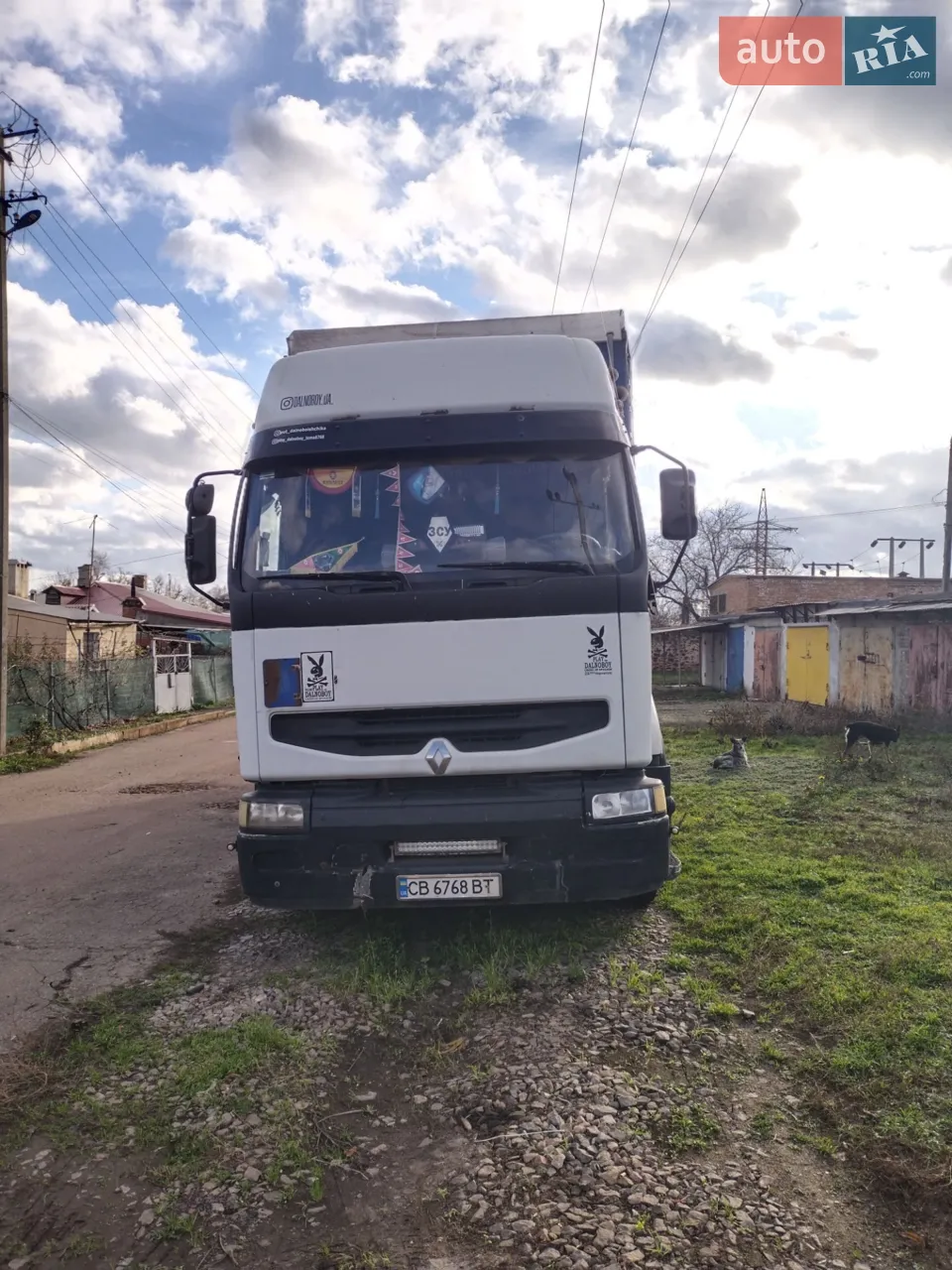 Продам Рено Преміум в доброму рейсовому стані. Криша тент-перекрита 2 роки тому. Не протікає. Був мішок -переробили для можливості і верхнього завантаження.Вантажність 10 т.Можл вий торг