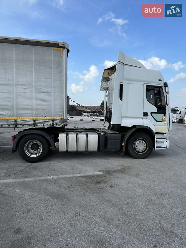 Тягач Renault Premium 2010 в Тальном