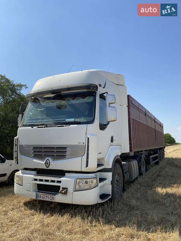 Тягач Renault Premium 2011 в Помошной