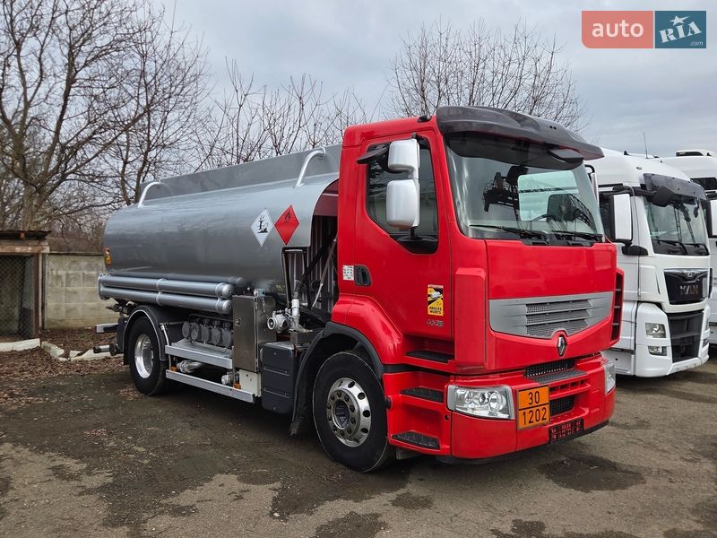 Бензовоз Renault Premium 2011 в Черновцах
