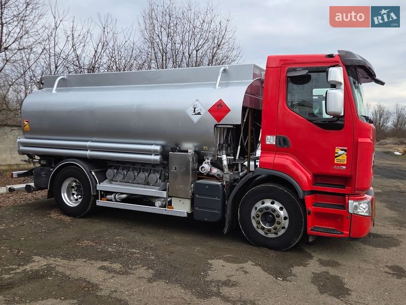 Бензовоз Renault Premium 2011 в Черновцах