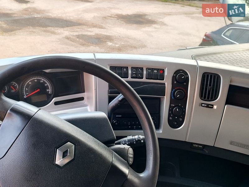 Тягач Renault Premium 2009 в Нежине