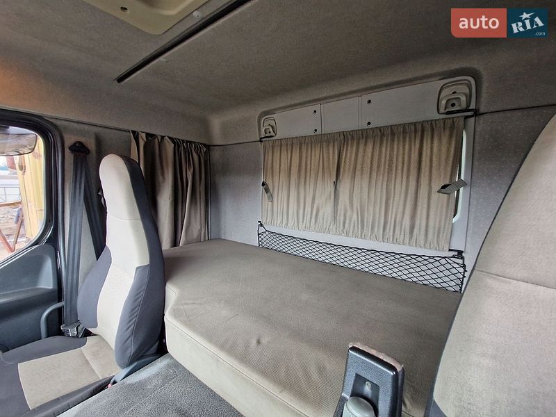 Тягач Renault Premium 2011 в Ровно