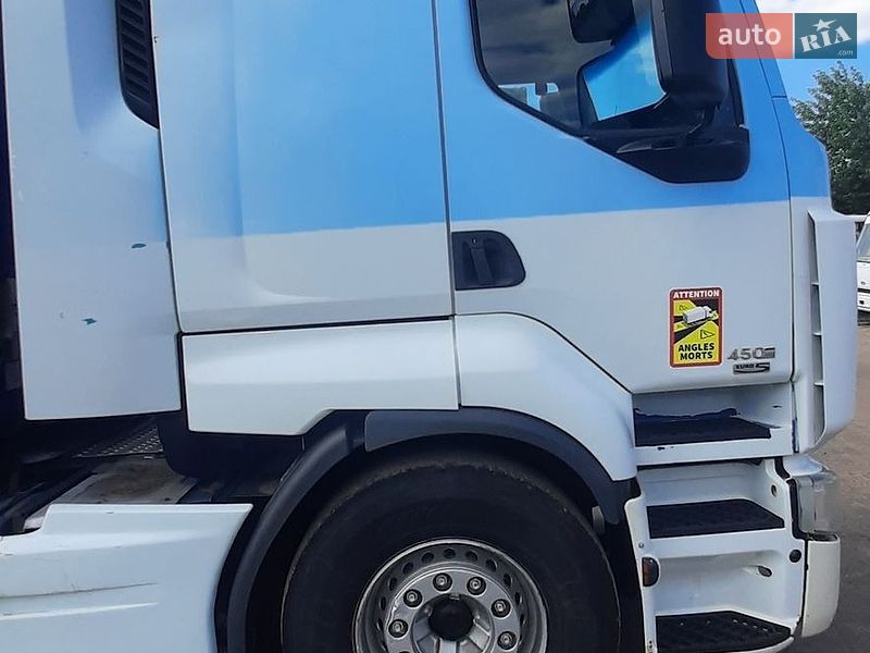 Тягач Renault Premium 2008 в Ромнах