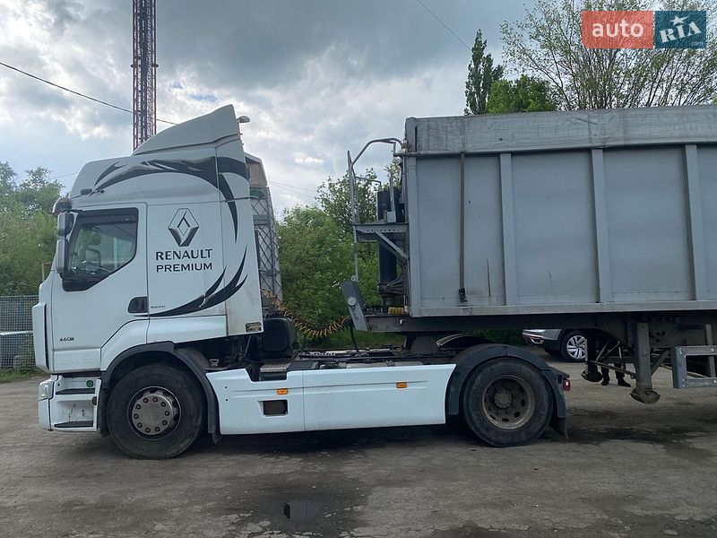 Тягач Renault Premium 2010 в Дніпрі