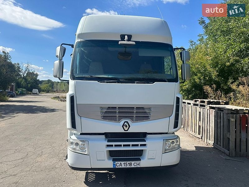 Тягач Renault Premium 2009 в Жашкове