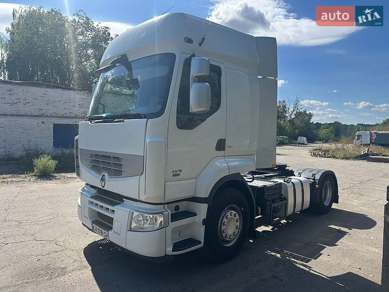 Тягач Renault Premium 2009 в Жашкове