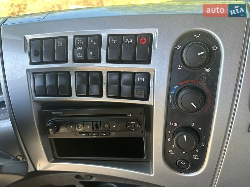 Тягач Renault Premium 2009 в Жашкове