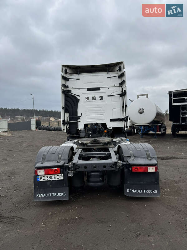 Тягач Renault Range T/T-Series  2015 в Києві
