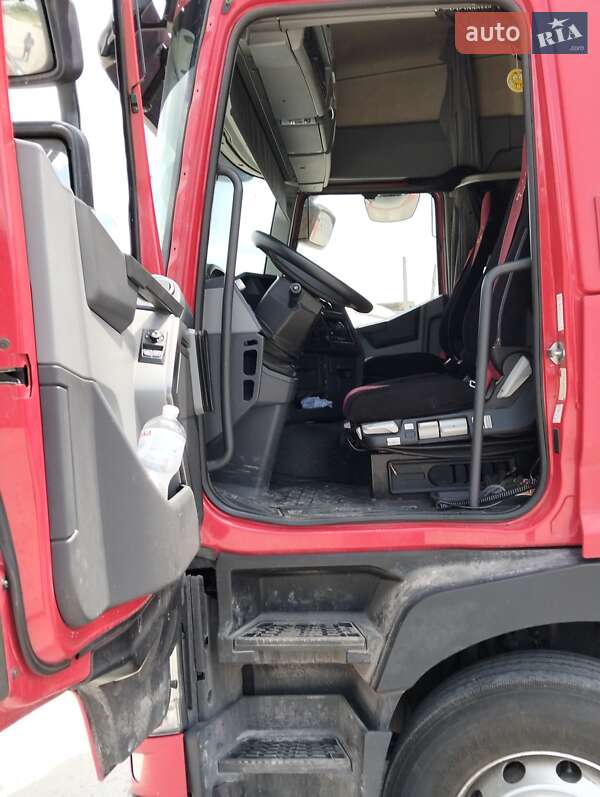 Тягач Renault Range T/T-Series  2015 в Житомирі