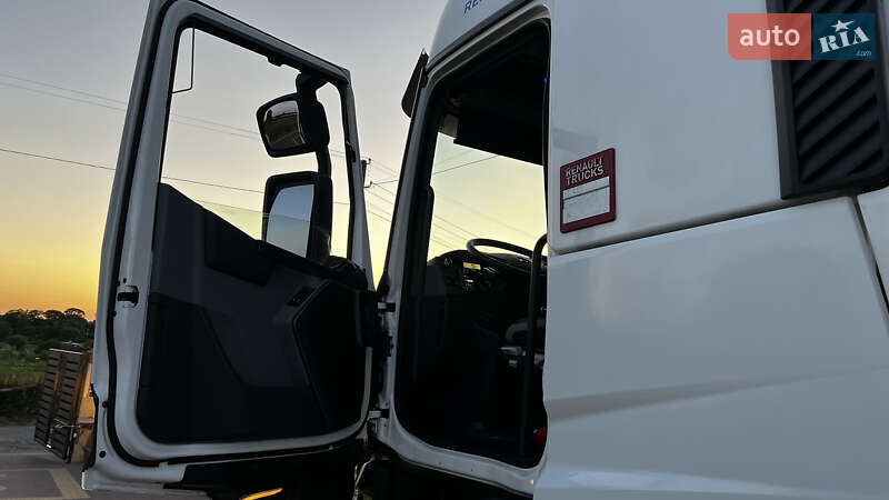 Тягач Renault Range T/T-Series  2015 в Тернополі