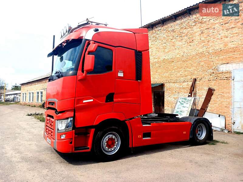 Тягач Renault Range T/T-Series  2015 в Ставищі