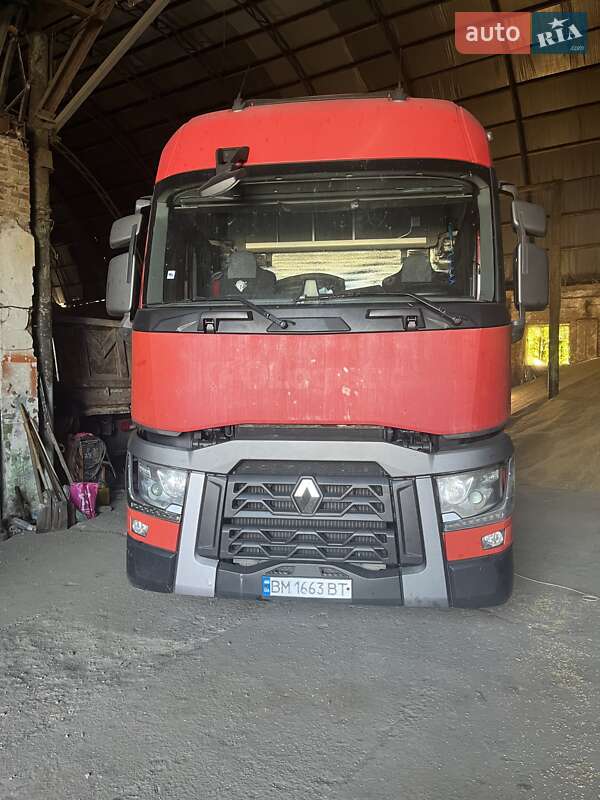 Тягач Renault Range T/T-Series  2015 в Ромнах