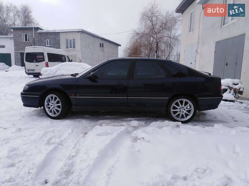 Ліфтбек Renault Safrane 1999 в Івано-Франківську