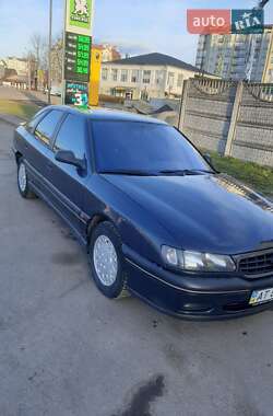 Ліфтбек Renault Safrane 1999 в Івано-Франківську