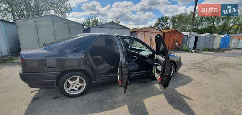 Лифтбек Renault Safrane 1992 в Виннице