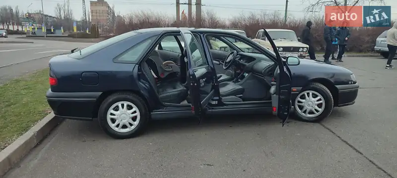 Лифтбек Renault Safrane 1997 в 