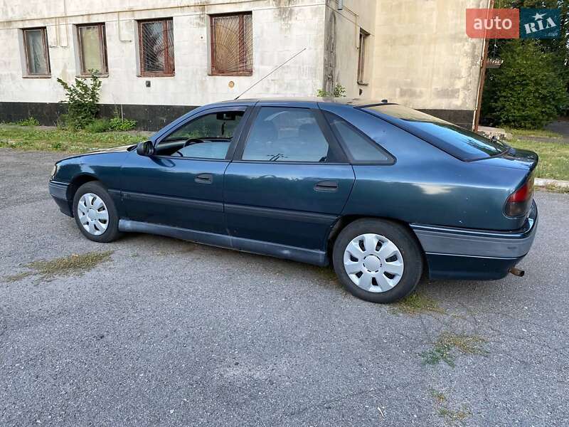 Ліфтбек Renault Safrane 1994 в Миронівці