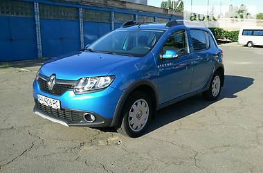 Внедорожник / Кроссовер Renault Sandero StepWay 2015 в Киеве