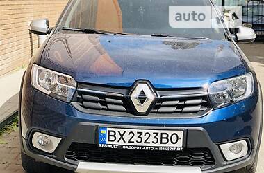 Внедорожник / Кроссовер Renault Sandero StepWay 2019 в Хмельницком