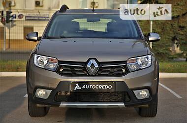 Хэтчбек Renault Sandero StepWay 2019 в 